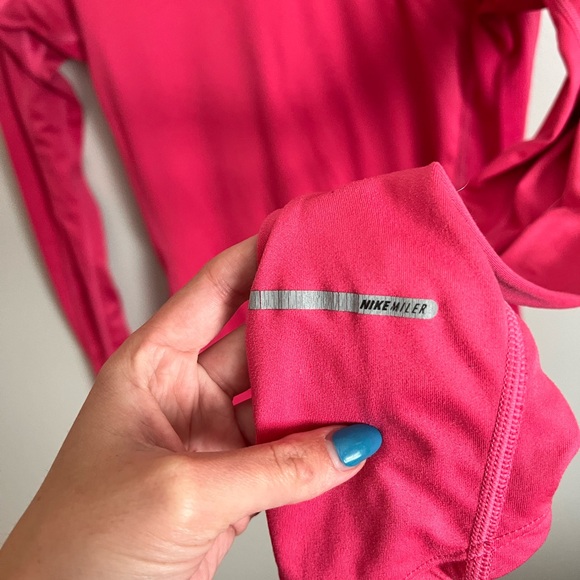 Nike drifit running long sleeve shirt - Picture 4 of 4